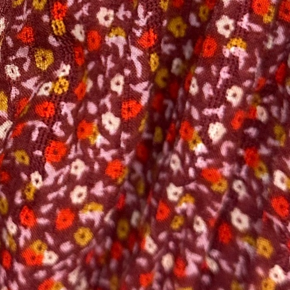 Universal Thread Floral Pattern Shirt Size Medium - Picture 5 of 8